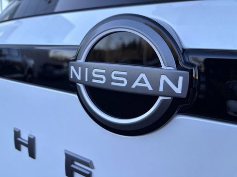 New 2026 Nissan Pathfinder SL w/ SL Premium Package AWD/4WD image 10