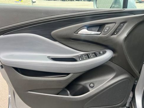 Used 2020 Buick Envision Essence FWD image 21