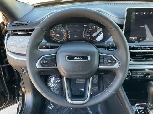 Used 2023 Jeep Compass Latitude w/ Convenience Group AWD/4WD image 14