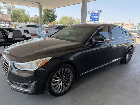 Used 2019 Genesis G90 3.3T Premium RWD image 4