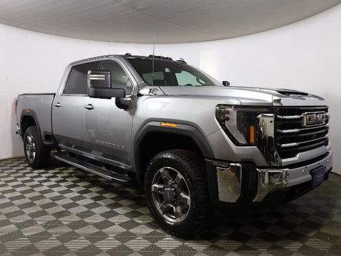 Used 2025 GMC Sierra 2500 SLE w/ SLE Value Package; image 4