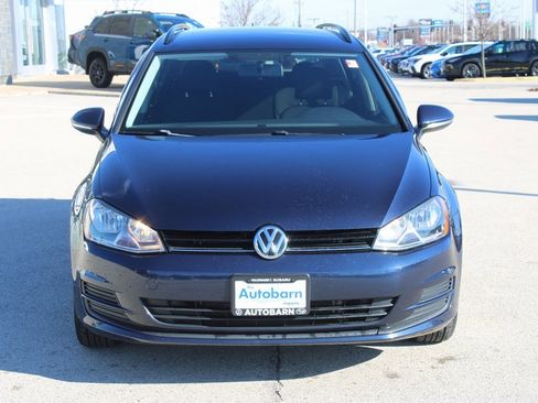 Used 2016 Volkswagen Golf S image 2