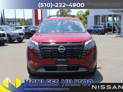 New 2026 Nissan Pathfinder SL w/ SL Premium Package AWD/4WD image 4