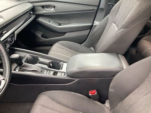 Used 2023 Honda Accord Sport image 9