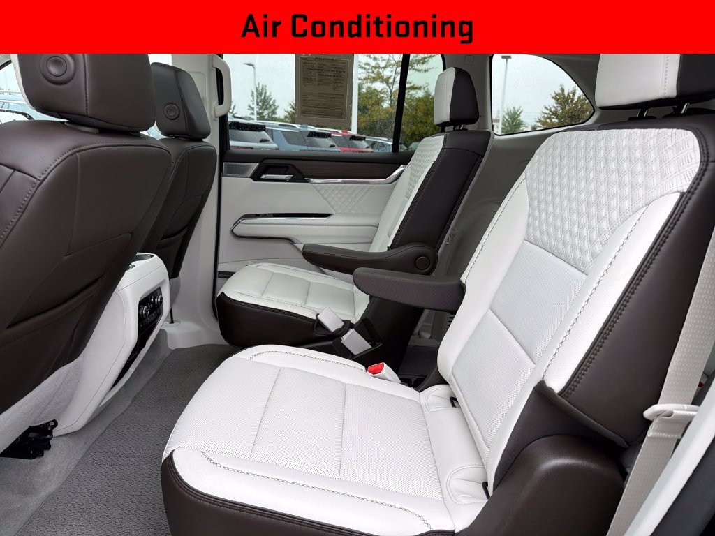 Certified 2024 GMC Acadia Denali w/ Super Cruise Package AWD/4WD image 30