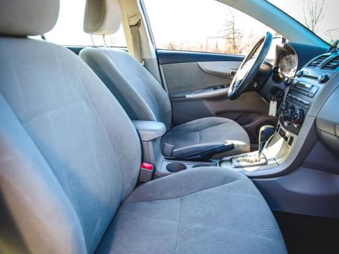 Used 2011 Toyota Corolla LE image 26