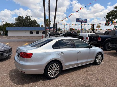 Used 2011 Volkswagen Jetta SEL FWD image 8