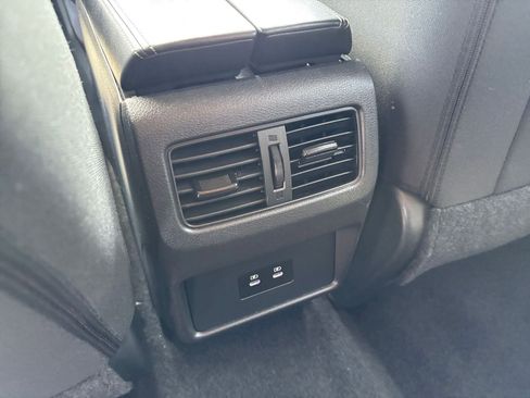 Used 2025 Nissan Rogue SV FWD image 23