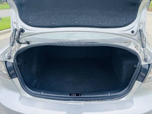 Used 2009 MAZDA MAZDA3 i Touring Value FWD image 5
