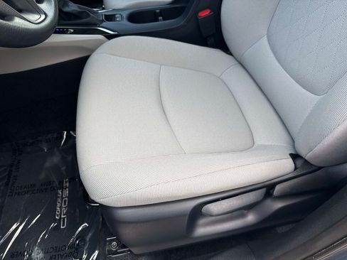 Used 2024 Toyota Corolla Cross L AWD/4WD image 19
