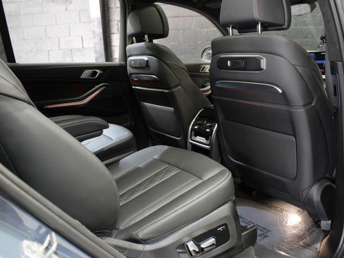Used 2024 BMW X7 xDrive40i w/ Climate Comfort Package image 44