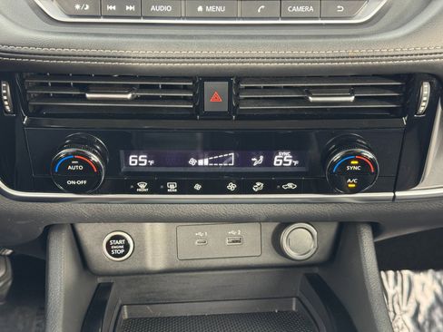 Used 2023 Nissan Rogue SV FWD image 24