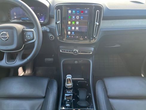 Used 2023 Volvo XC40 B5 Ultimate w/ Protection Package Premier AWD/4WD image 13