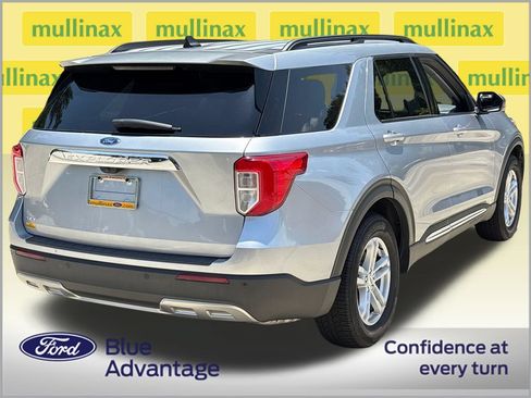 Used 2023 Ford Explorer XLT w/ Equipment Group 202A RWD image 4
