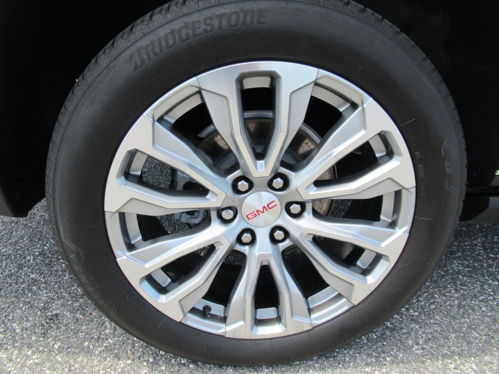 Used 2024 GMC Yukon XL Denali RWD image 8