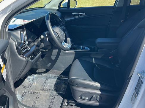 Used 2023 Kia Sportage EX image 10
