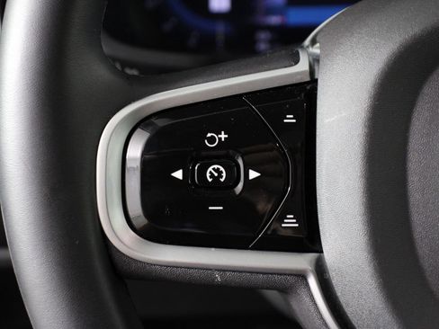 Certified 2025 Volvo V60 B5 Cross Country Plus image 10