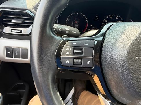 Used 2025 Honda Pilot Touring image 22