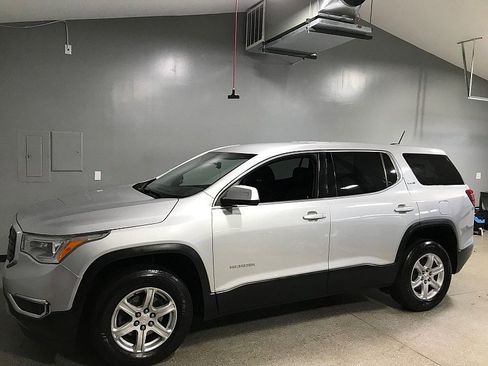 Used 2019 GMC Acadia SLE w/ LPO, Floor Liner Package FWD image 7