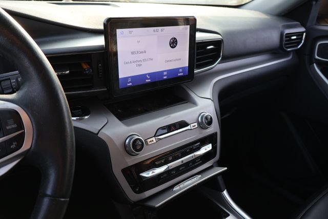 Used 2023 Ford Explorer XLT w/ Equipment Group 202A AWD/4WD image 14