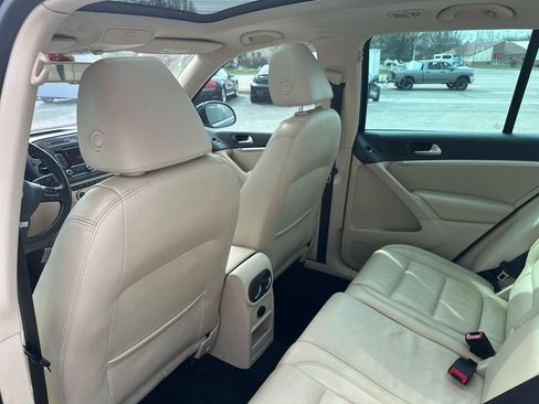 Used 2013 Volkswagen Tiguan SEL image 25