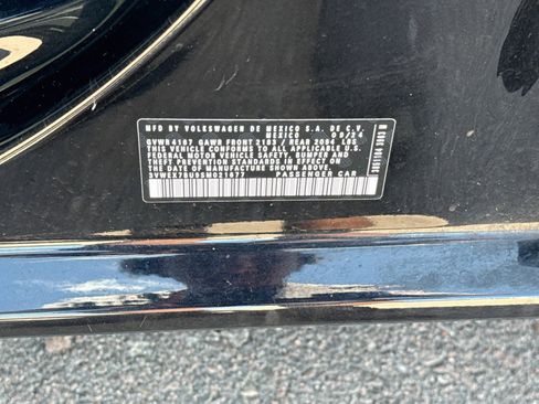 Used 2025 Volkswagen Jetta SE FWD image 12
