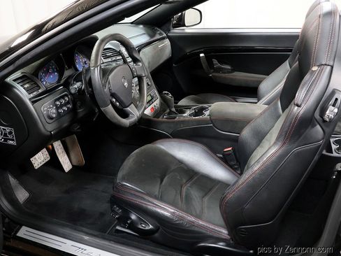 Used 2015 Maserati GranTurismo Sport image 14