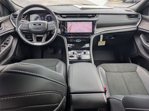 New 2026 Jeep Grand Cherokee Altitude AWD/4WD image 22
