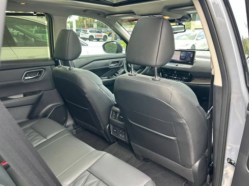 Certified 2026 Nissan Rogue Platinum w/ Platinum Premium Package AWD/4WD image 50