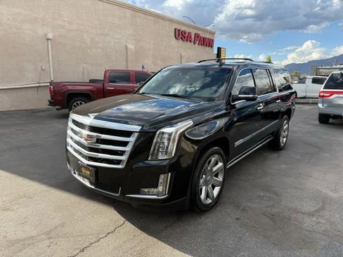 Used 2016 Cadillac Escalade ESV Premium image 2