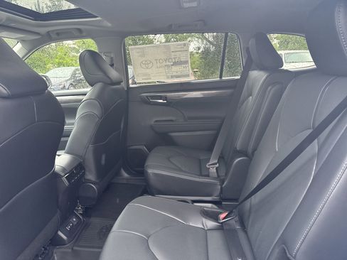 New 2026 Toyota Highlander Limited AWD/4WD image 24
