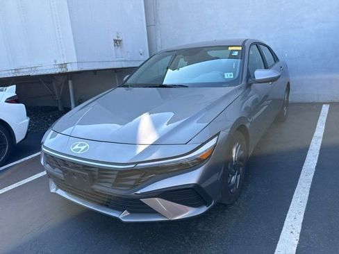 Certified 2024 Hyundai Elantra SEL FWD image 1