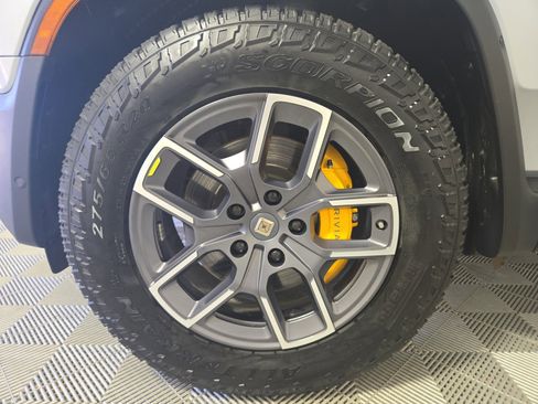 Used 2022 Rivian R1S Launch Edition image 9