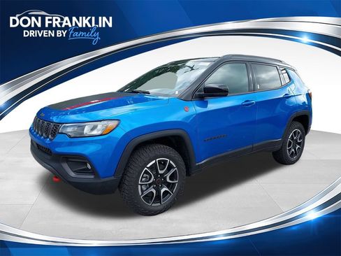 New 2026 Jeep Compass Trailhawk w/ Sun, Sound & Navigation Group AWD/4WD image 1