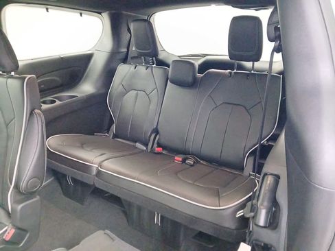 New 2026 Chrysler Pacifica Limited w/ Uconnect Theater Family Group image 16