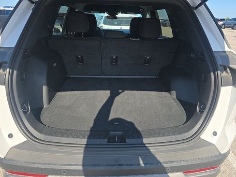 Used 2025 Chevrolet Equinox LT FWD image 70
