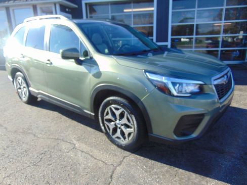 Used 2019 Subaru Forester Premium image 6