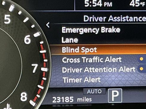 Used 2024 Nissan Armada SL w/ Captain's Chairs Package image 9