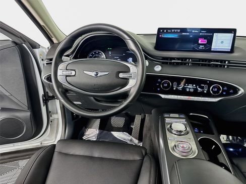 Certified 2024 Genesis GV70 2.5T w/ Select Package AWD/4WD image 24