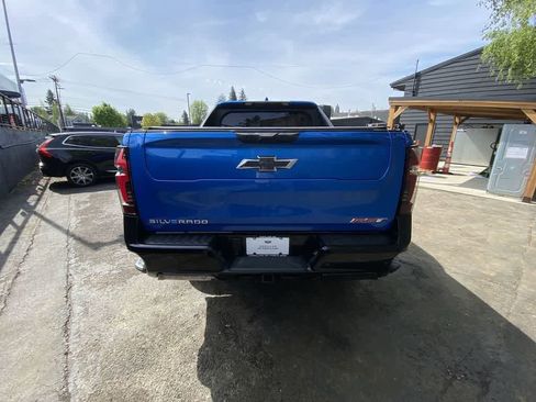 Used 2025 Chevrolet Silverado EV RST AWD/4WD image 5