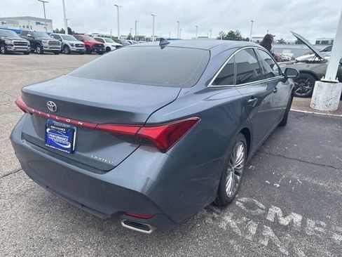 Used 2019 Toyota Avalon Limited w/ Advanced Safety Package FWD image 4