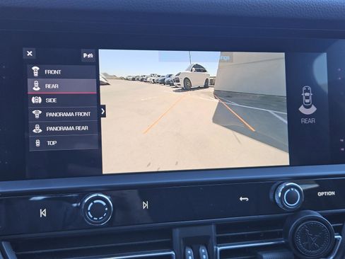 Certified 2023 Porsche Macan Turbo image 18