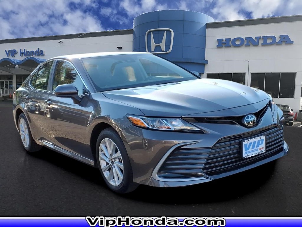 Used 2024 Toyota Camry LE FWD image 1