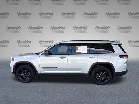 Used 2023 Jeep Grand Cherokee L Laredo image 6