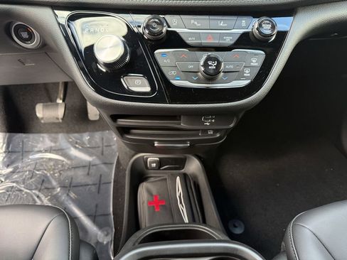 New 2026 Chrysler Pacifica Select image 33
