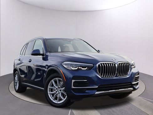 Used 2022 BMW X5 xDrive40i w/ Premium Package image 1