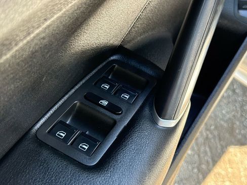 Used 2021 Volkswagen Passat 2.0T SE image 13