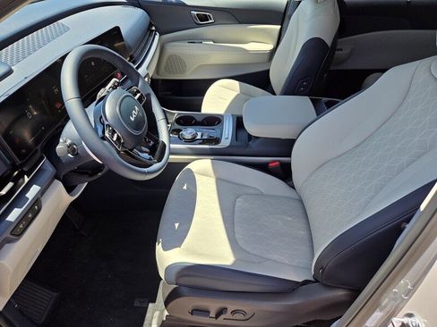 New 2026 Kia Carnival EX image 6