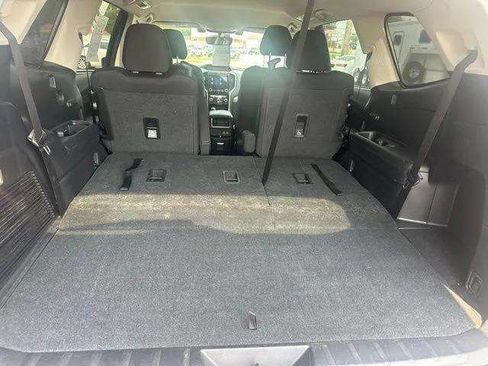 Used 2022 Subaru Ascent Premium w/ Convenience Package AWD/4WD image 5