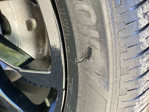 Used 2023 GMC Terrain SLE w/ Elevation Edition AWD/4WD image 30